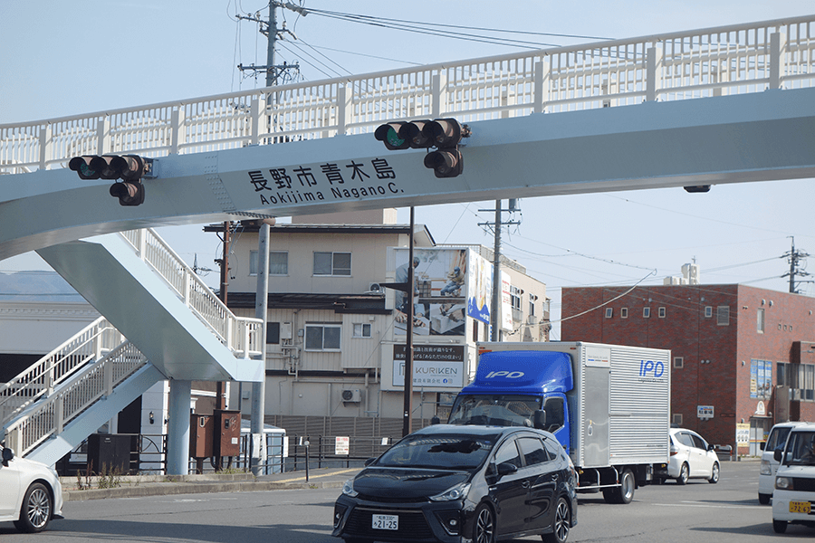 長野市青木島の歩道橋