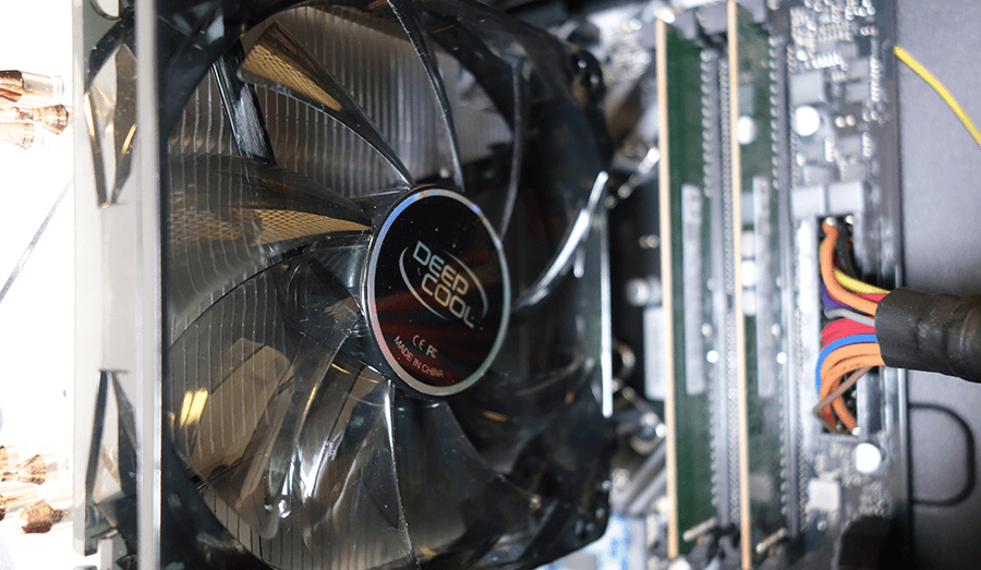 DEEPCOOL製のCPUクーラー