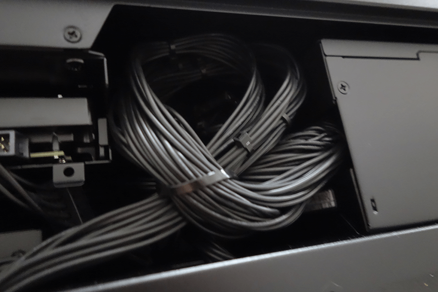 電源ユニットのケーブル