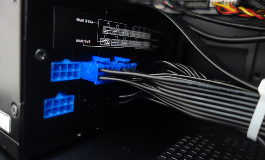 SilverStone の SST-ST75F-G（V3.0）