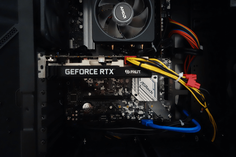 M.2 SSD が隠れてしまっている